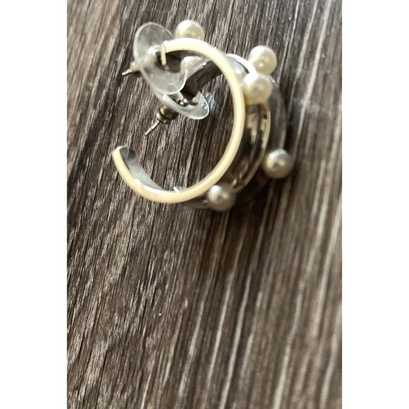Vintage Majorica Women’s White 3 Pearl Silver Tone Hoop Earrings 1” RARE - Picture 10 of 13